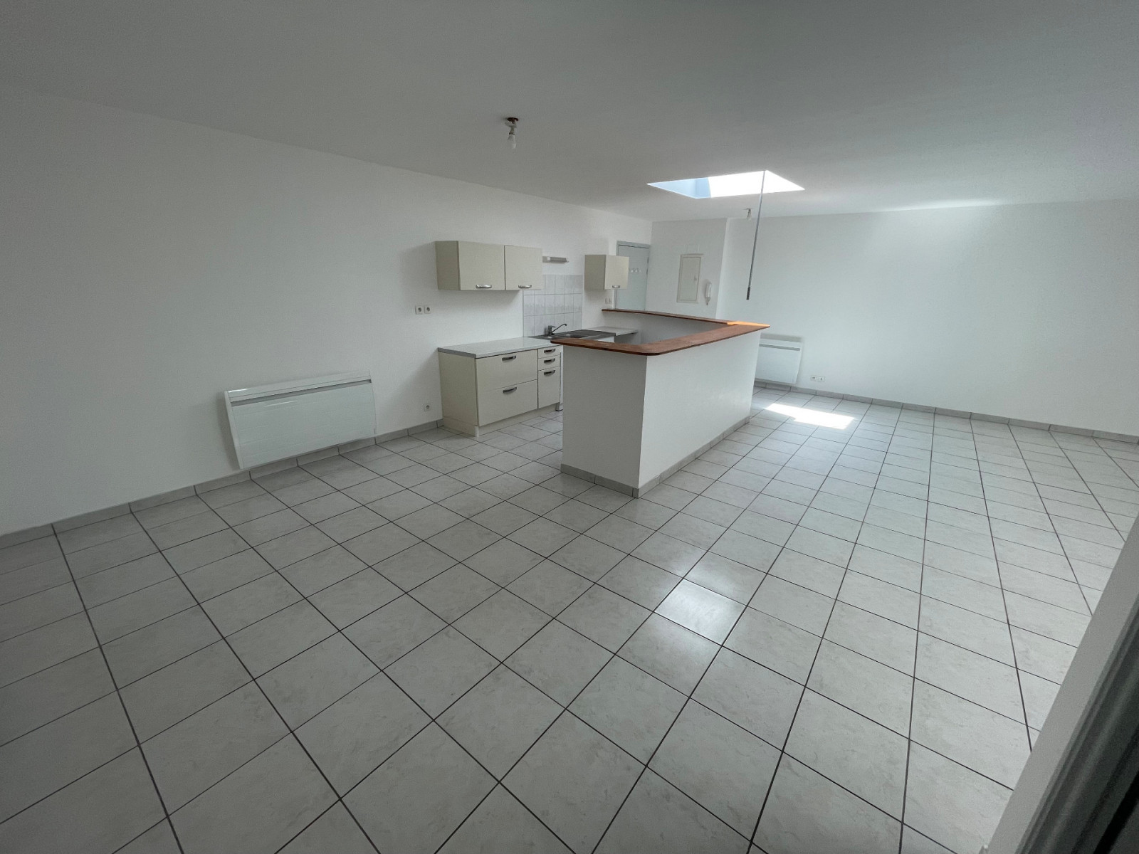 
                                                Location
                                                 Appartement F3 Lumineux de 68 m²