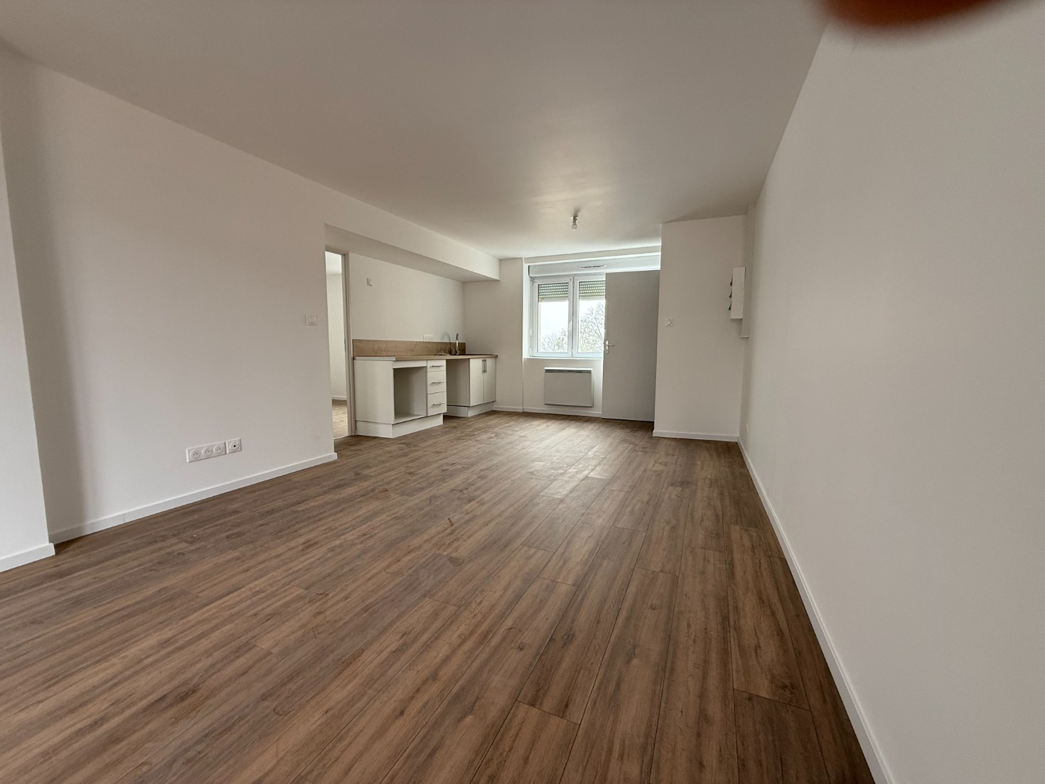 
                                                Location
                                                 Appartement F3 lumineux de 70m²