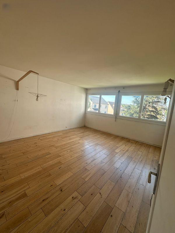 
                                                Location
                                                 Appartement F3 Palaiseau 62m²