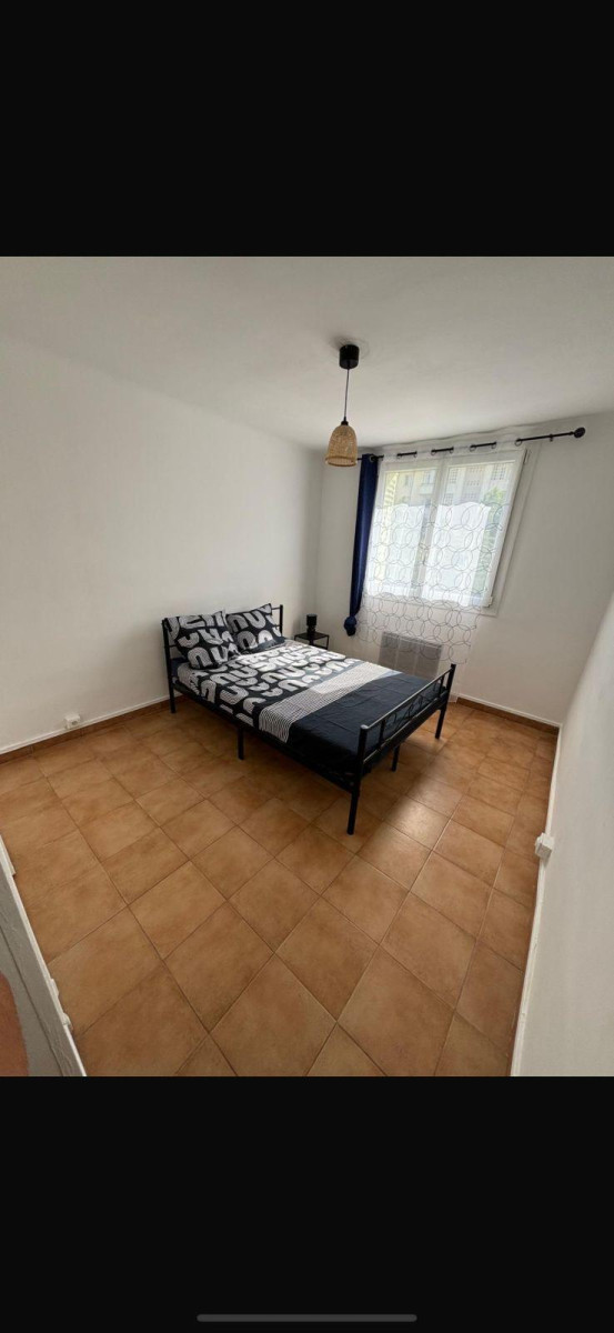 
                                                Location
                                                 Appartement F3 proche centre ville, commerces