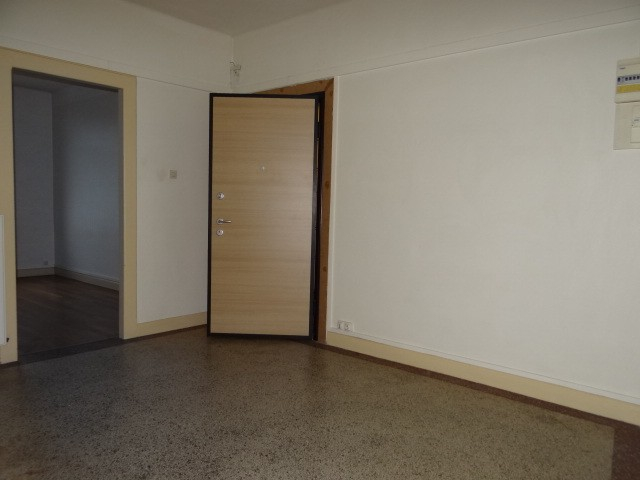 
                                                Location
                                                 Appartement F3 quartier Gare