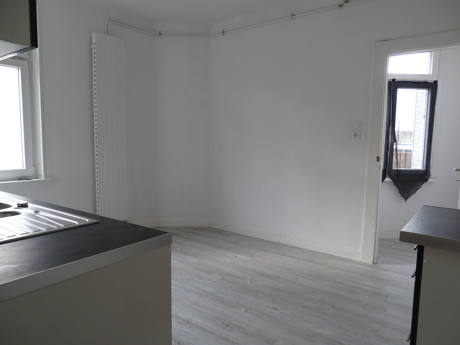 
                                                Location
                                                 Appartement F3 quartier Gare