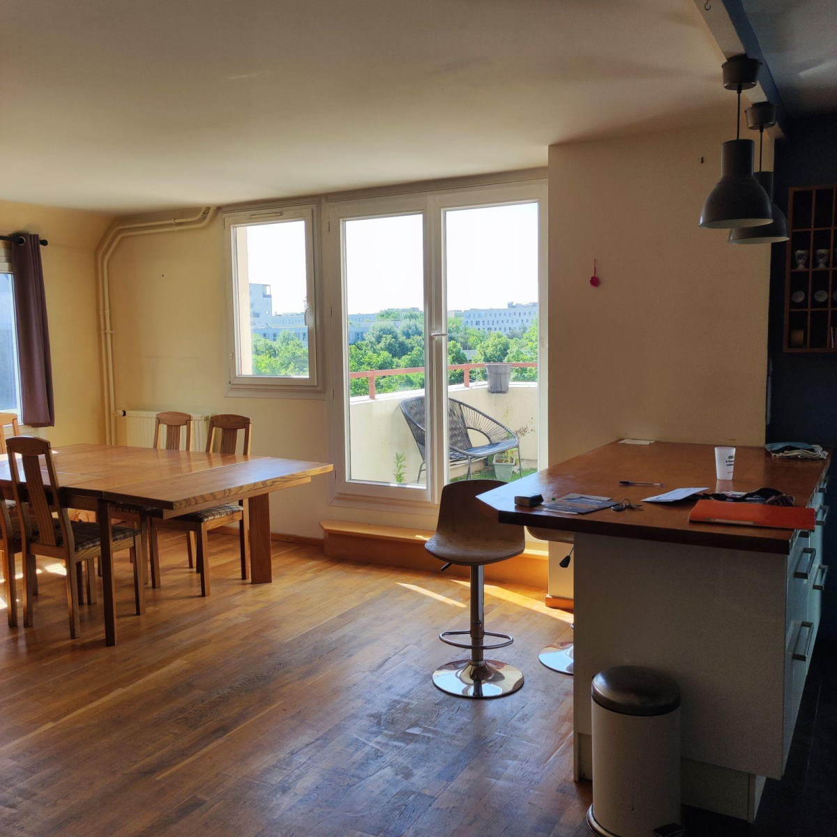 
                                                Location
                                                 Appartement F4 à partager