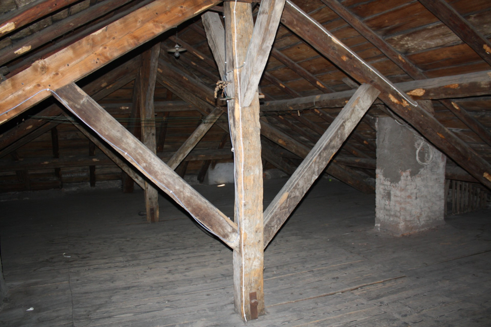 
                                                Location
                                                 Appartement F5 de 140m2