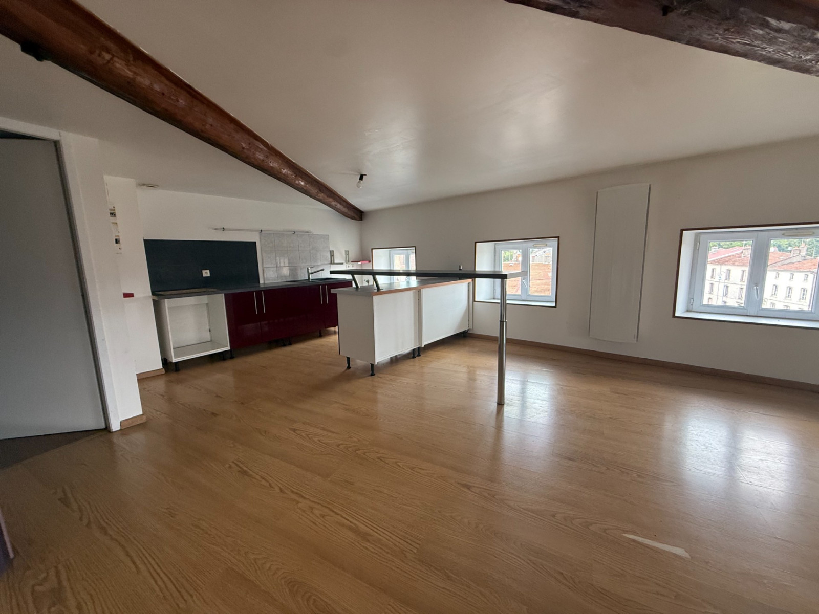 
                                                Location
                                                 Appartement F5 de 140m2
