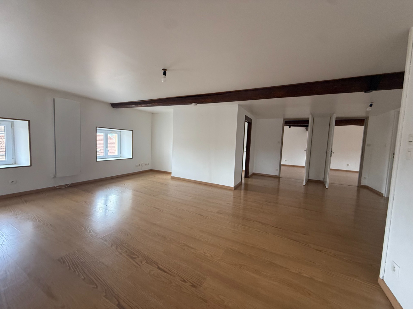 
                                                Location
                                                 Appartement F5 de 140m2