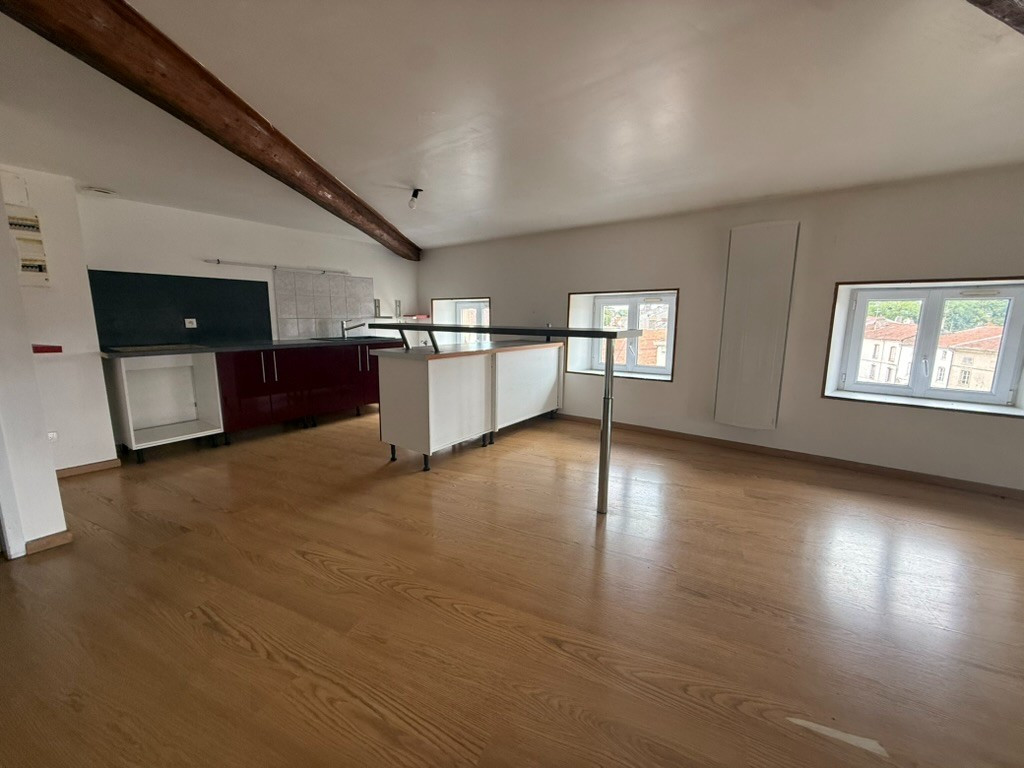 
                                                Location
                                                 Appartement F5 de 140m2