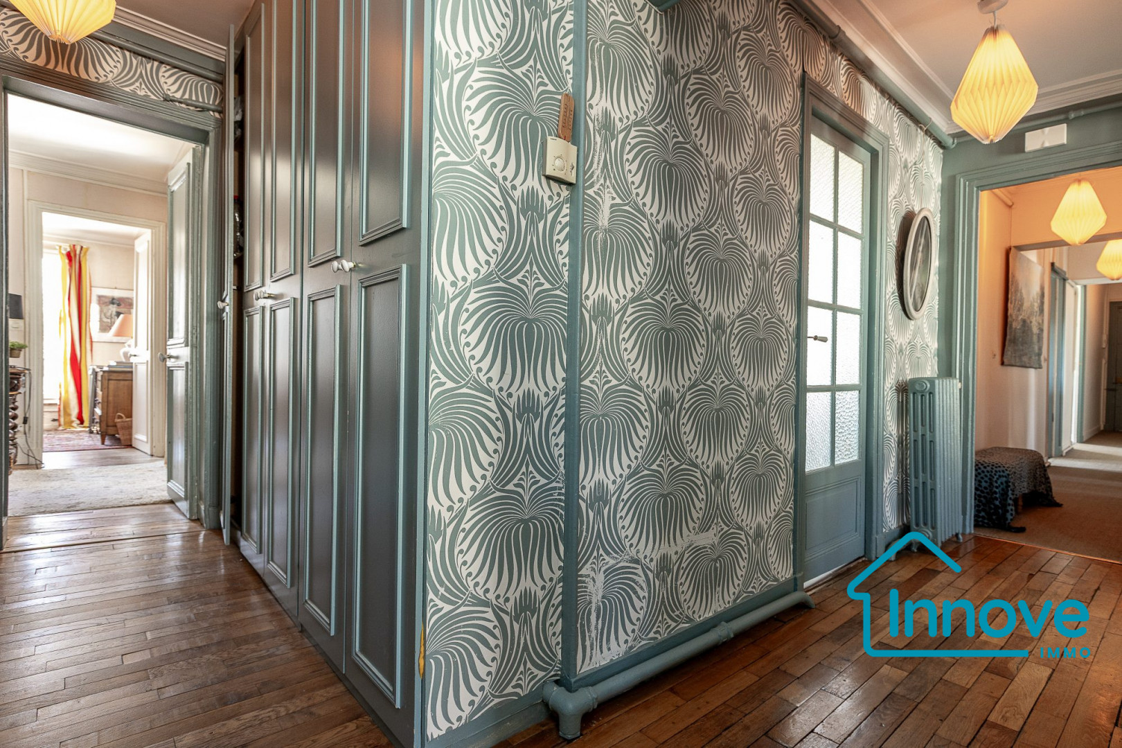 
                                                Vente
                                                 Appartement familial 133 m² Versailles Saint-Louis