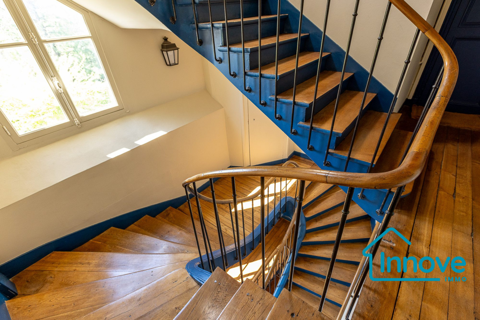 
                                                Vente
                                                 Appartement familial 133 m² Versailles Saint-Louis