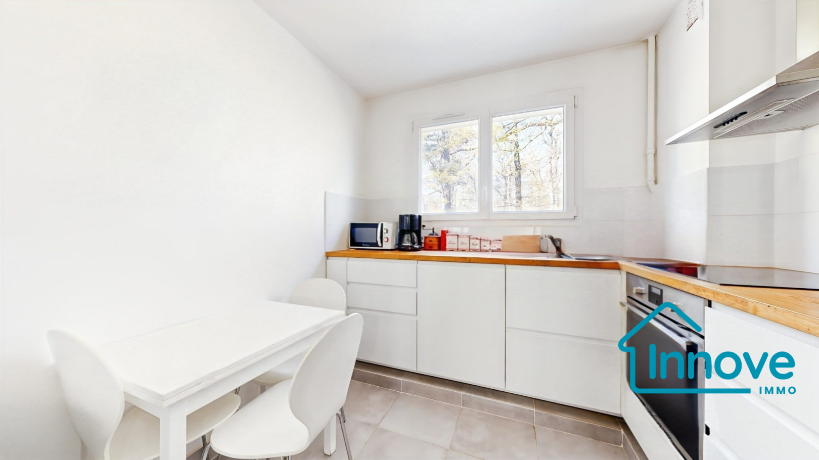 
                                                Vente
                                                 Appartement familial 4 chambres