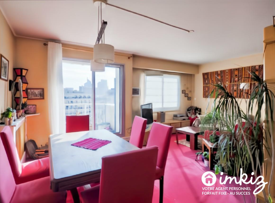 
                                                Vente
                                                 Appartement familial 4 pièces, dernier étage, vue