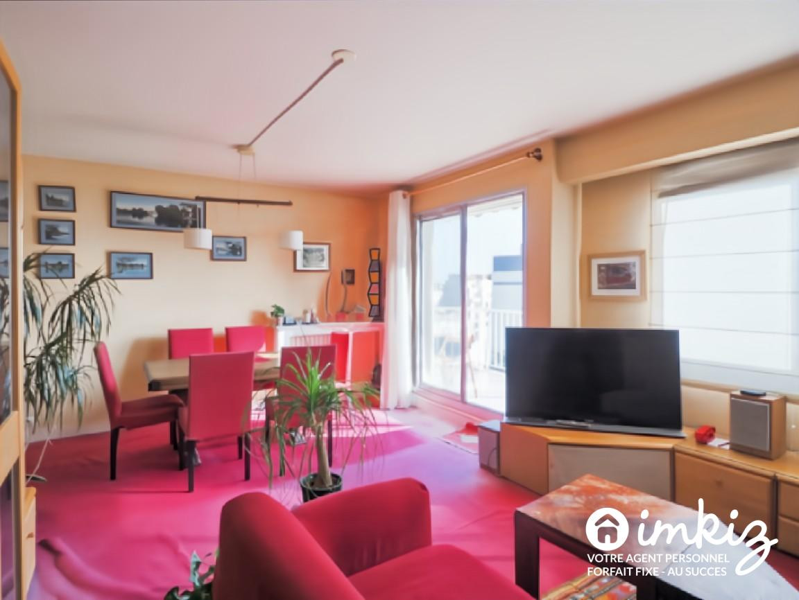 
                                                Vente
                                                 Appartement familial 4 pièces, dernier étage, vue