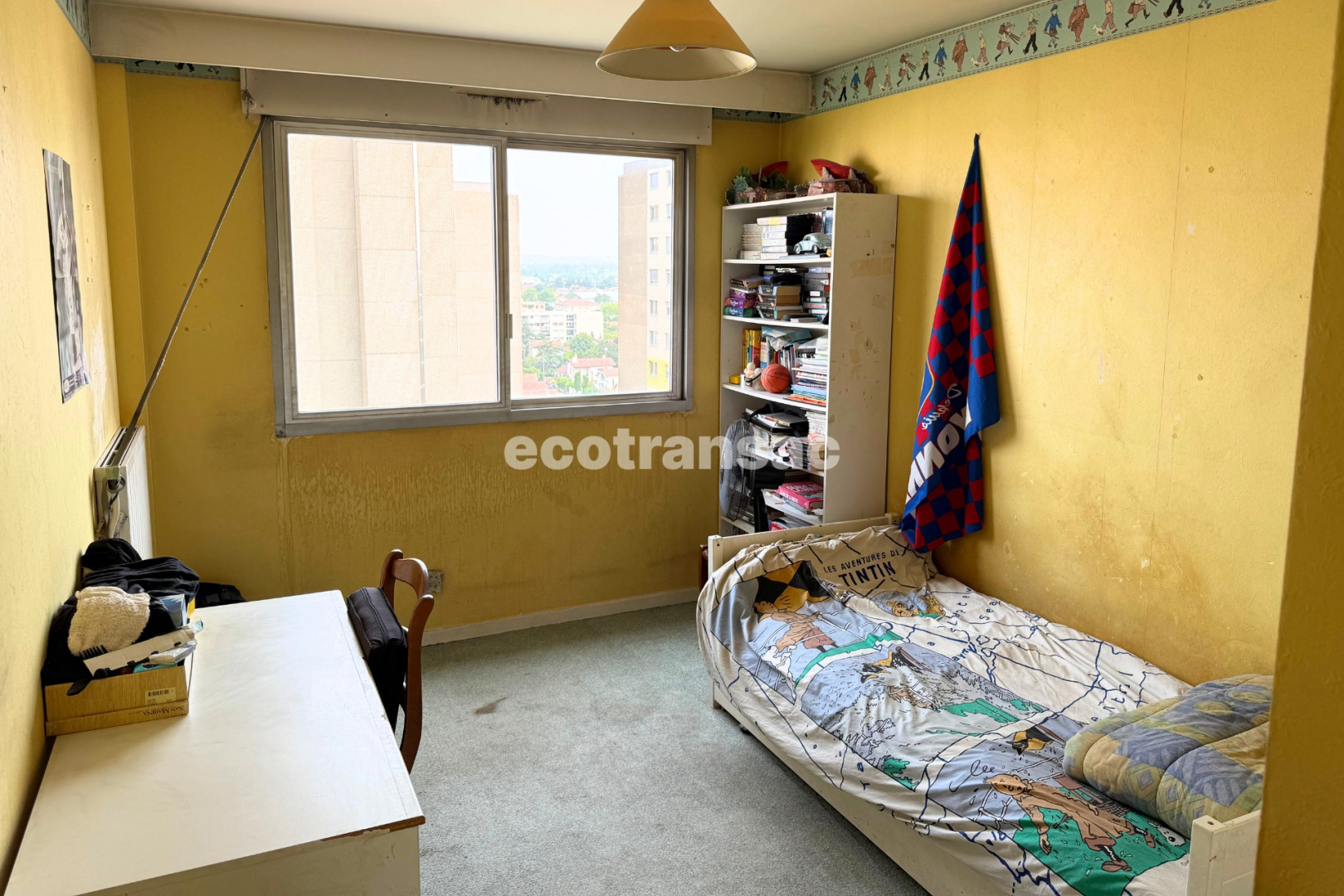 
                                                Vente
                                                 APPARTEMENT FAMILIAL 5 PIÈCES - 115 M² - À RÉNOVER - BRON Garage fermé en sous-sol, stationnement extérieur, cave, balcon 17 m² - Vue dégagée - Copropriété soignée