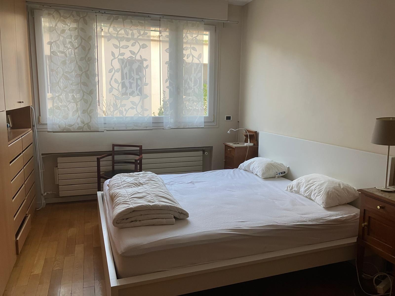 
                                                Location
                                                 Appartement familial 5 pièces Paris 5