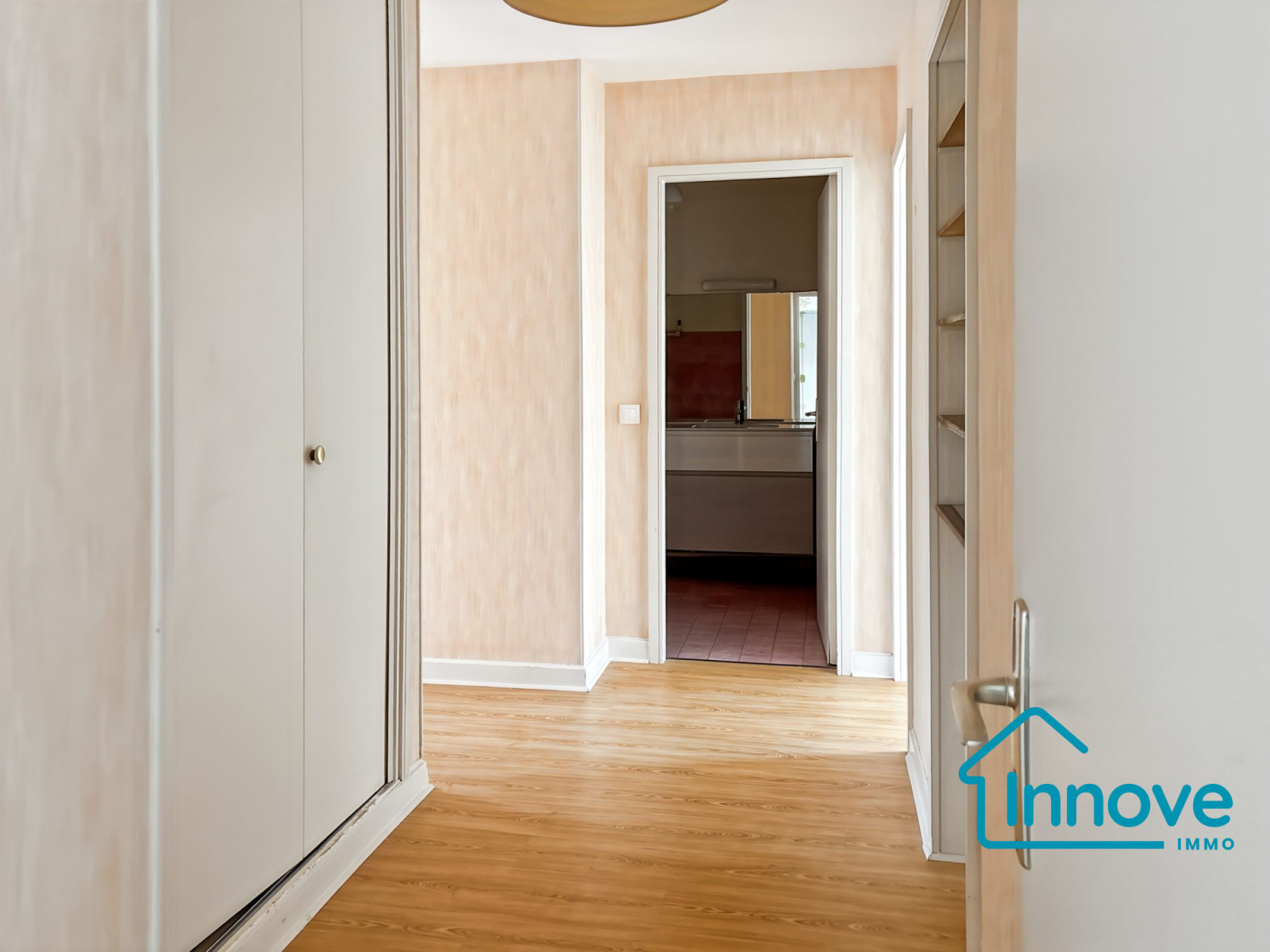 
                                                Vente
                                                 Appartement familial 5 pièces - Versailles Rive droite