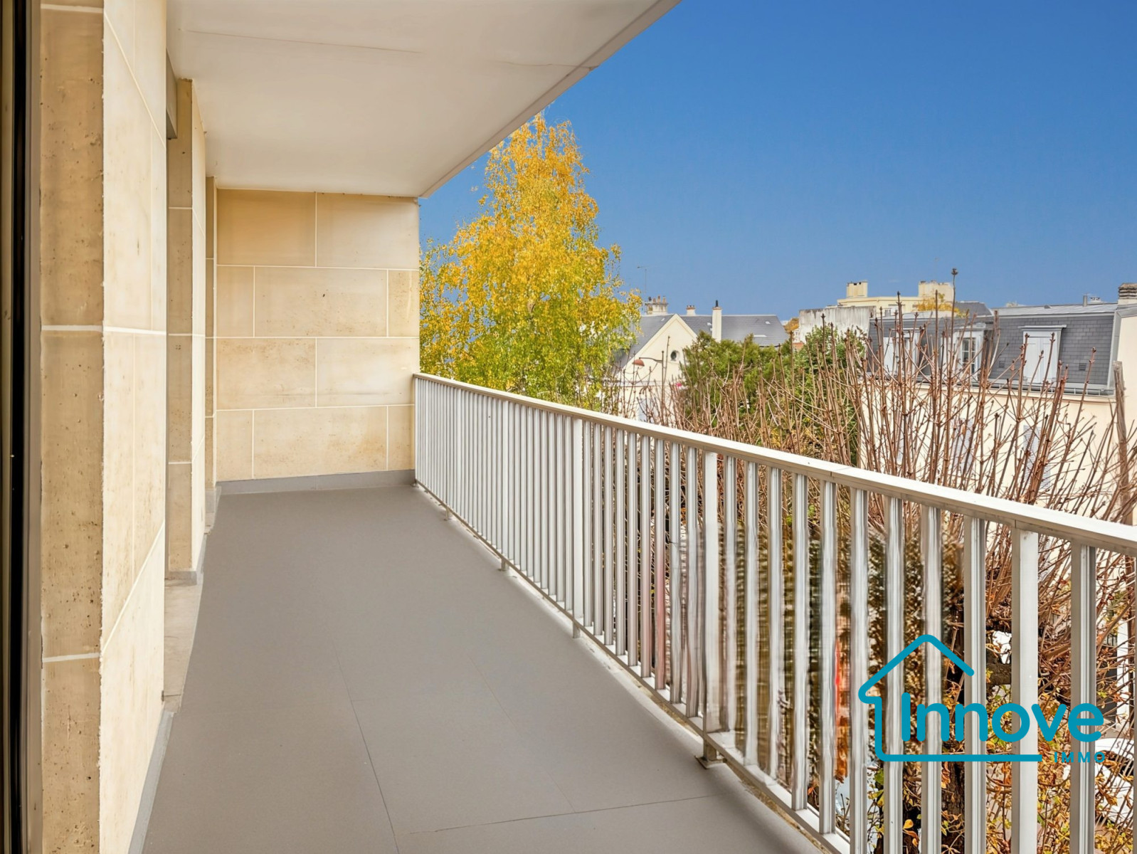 
                                                Vente
                                                 Appartement familial 5 pièces - Versailles Rive droite