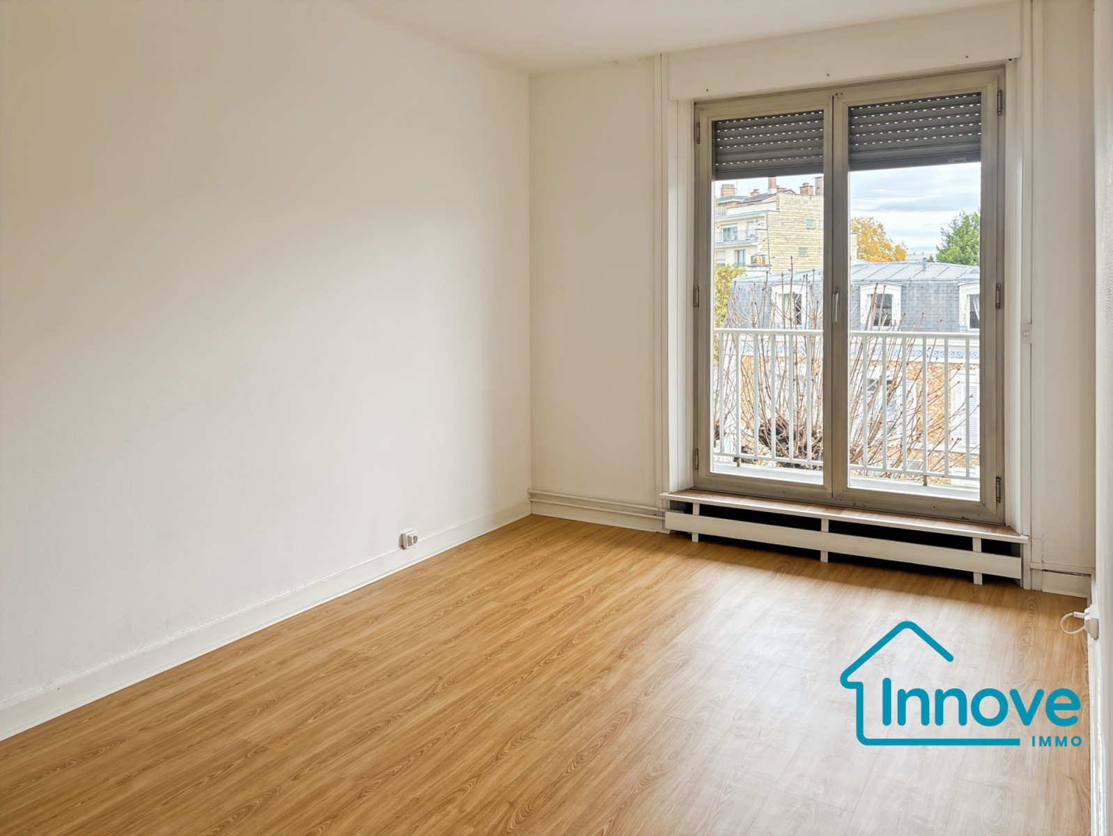 
                                                Vente
                                                 Appartement familial 5 pièces - Versailles Rive droite
