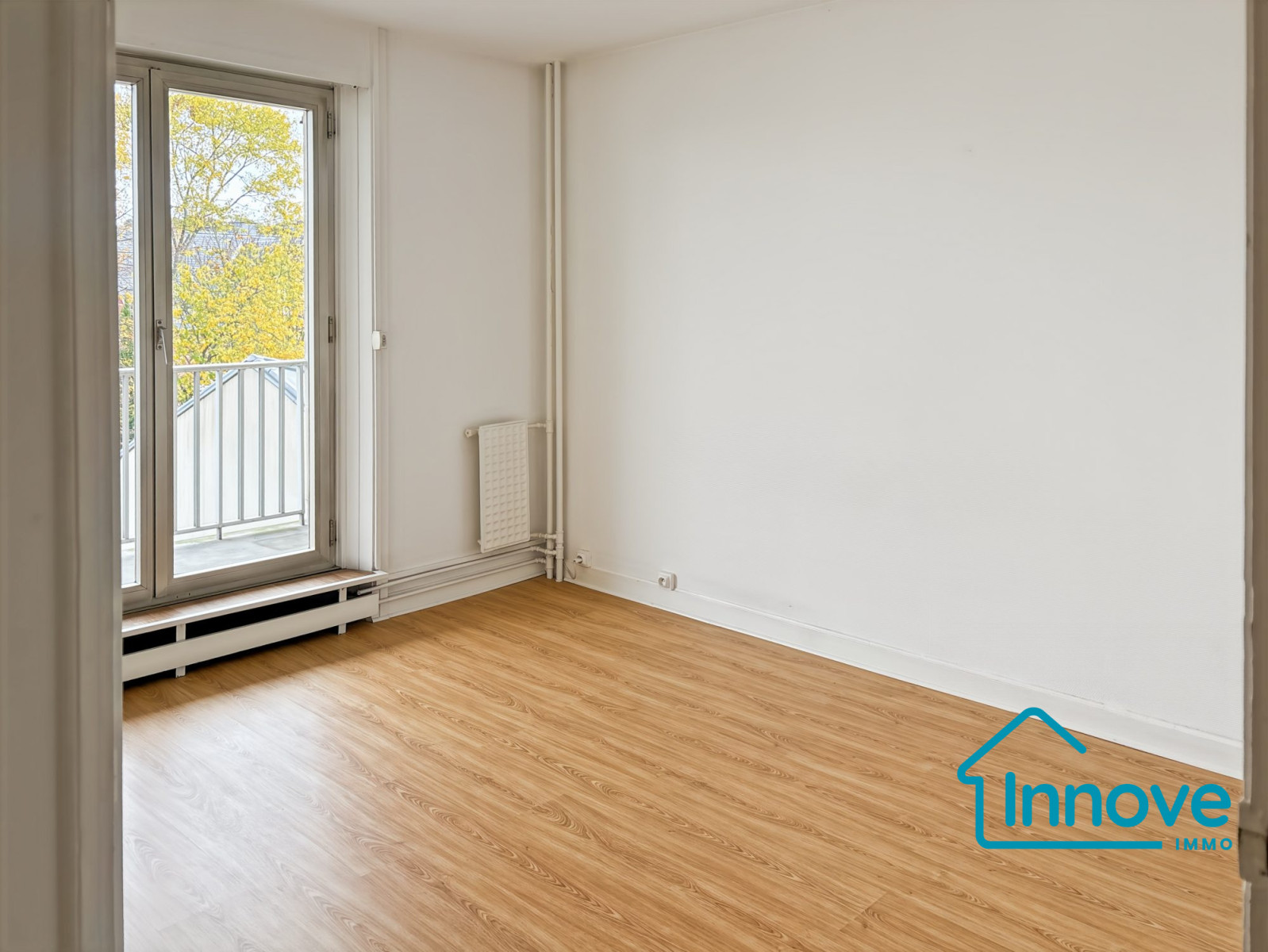 
                                                Vente
                                                 Appartement familial 5 pièces - Versailles Rive droite