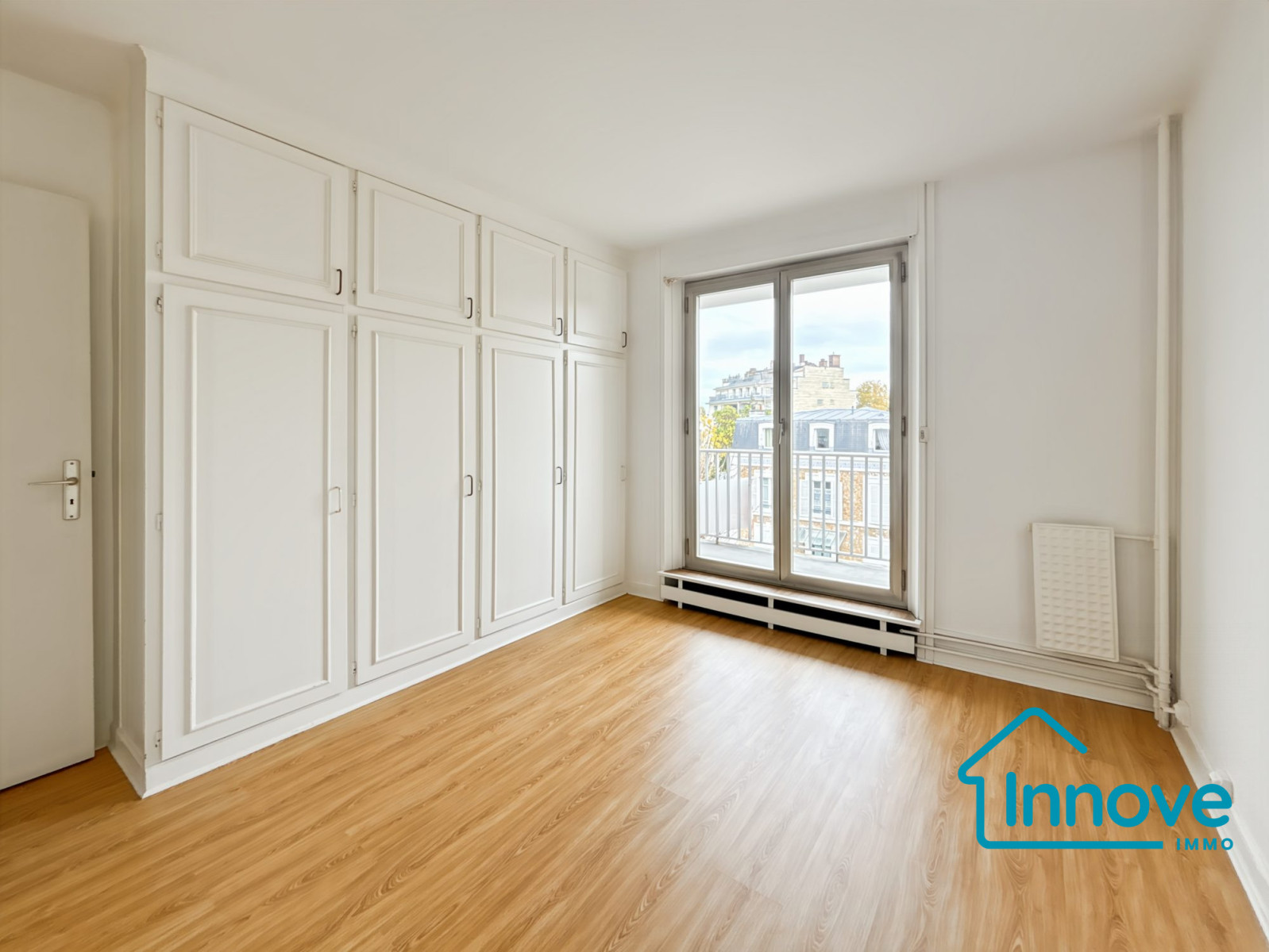 
                                                Vente
                                                 Appartement familial 5 pièces - Versailles Rive droite