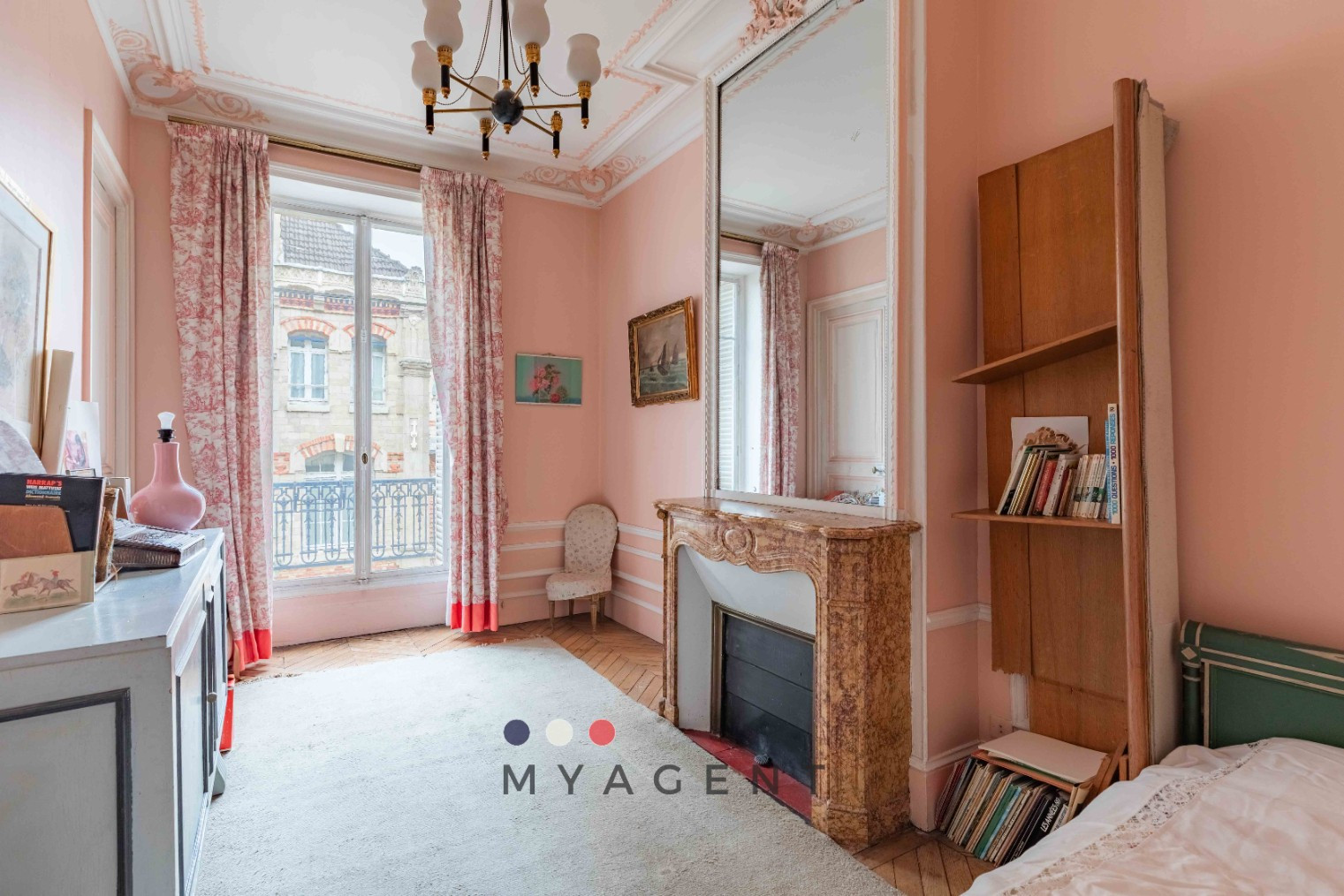 
                                                Vente
                                                 Appartement familial à La Muette