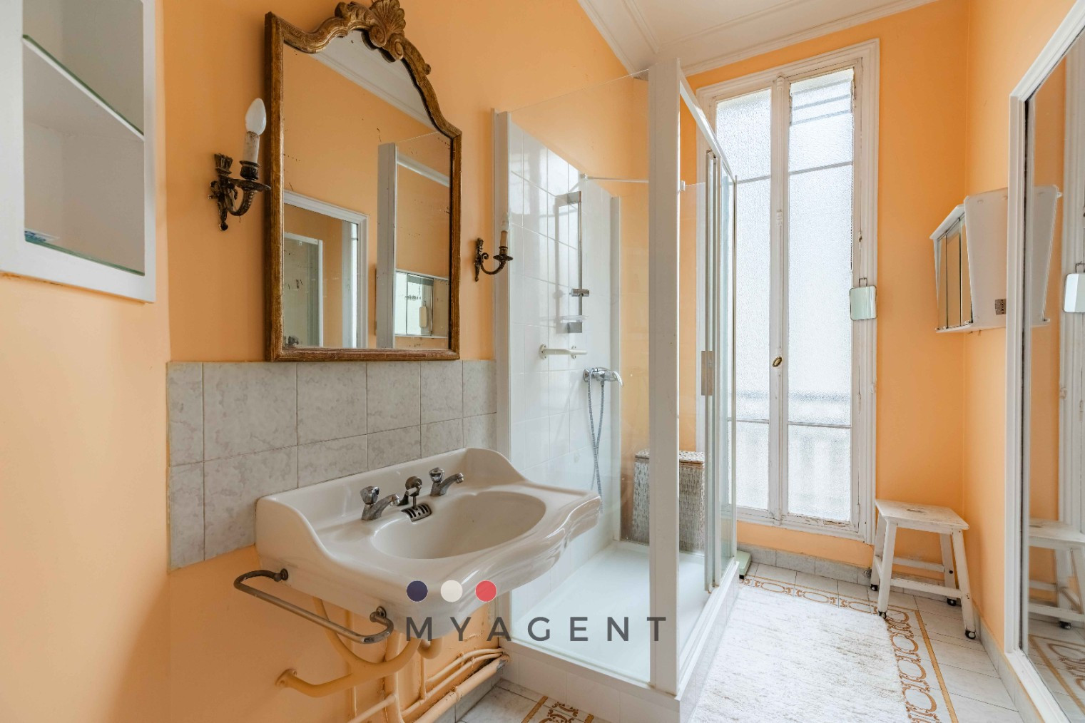 
                                                Vente
                                                 Appartement familial à La Muette