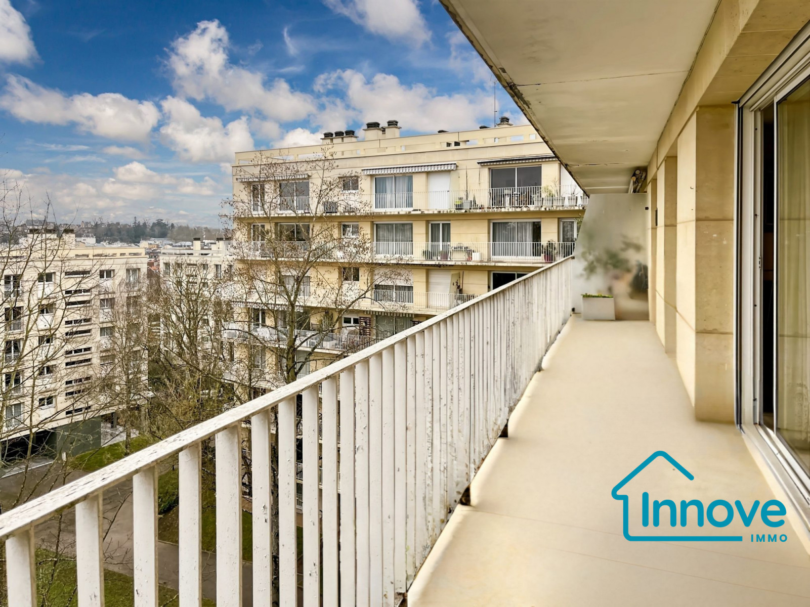 
                                                Vente
                                                 Appartement familial lumineux avec grand balcon et vue dégagée