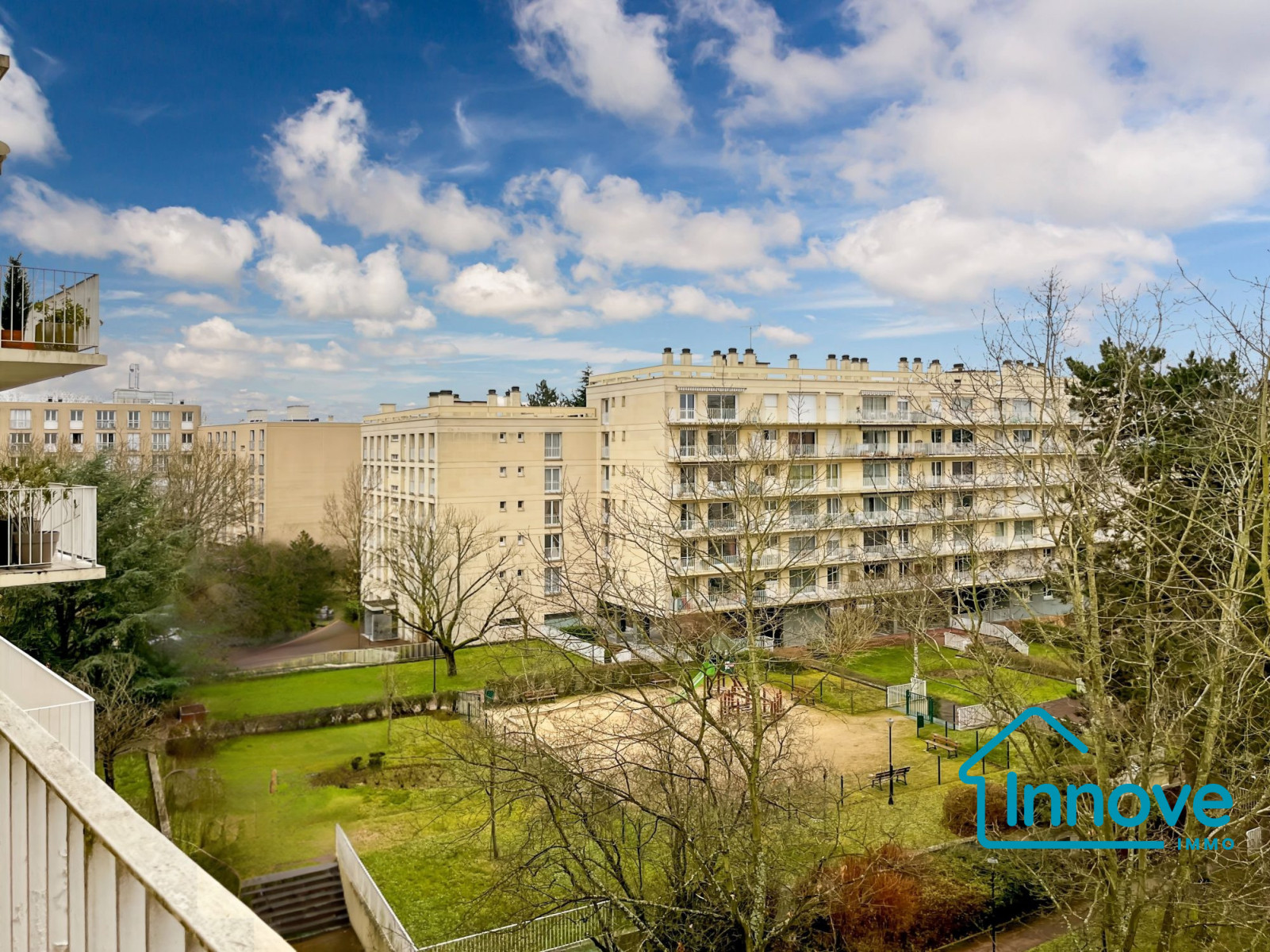 
                                                Vente
                                                 Appartement familial lumineux avec grand balcon et vue dégagée