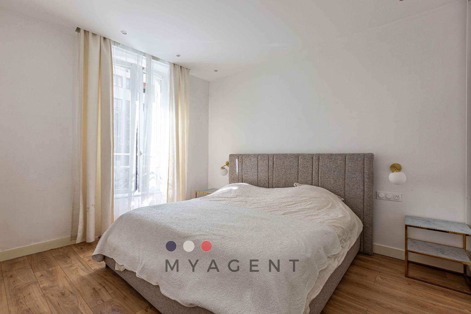 
                                                Vente
                                                 Appartement familial - Pont de Neuilly