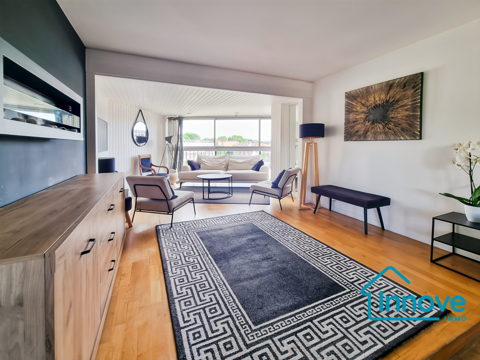 
                                                Vente
                                                 Appartement familial rénové de 4 chambres en centre ville
