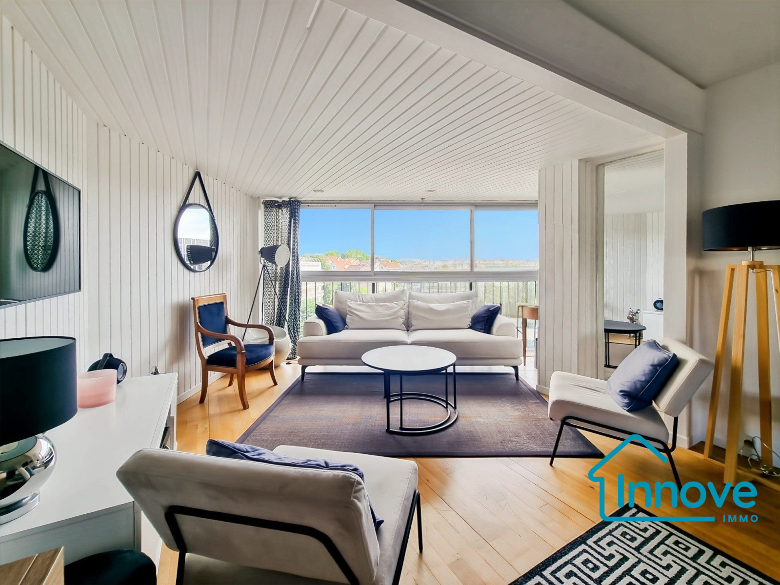 
                                                Vente
                                                 Appartement familial rénové de 4 chambres en centre ville