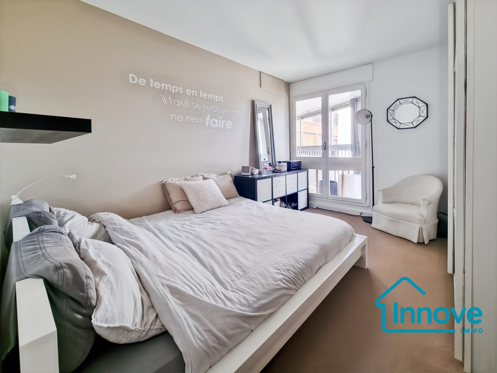 
                                                Vente
                                                 Appartement familial rénové de 4 chambres en centre ville