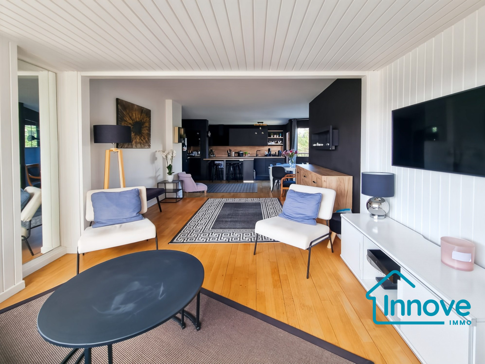 
                                                Vente
                                                 Appartement familial rénové de 4 chambres en centre ville