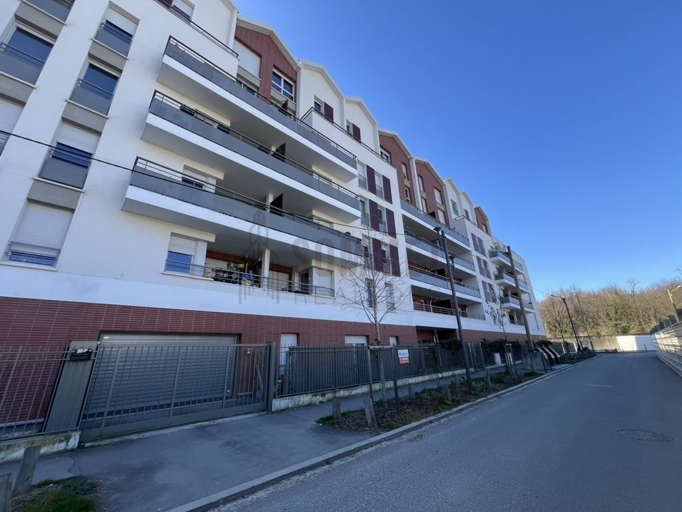 
                                                Vente
                                                 APPARTEMENT FAMILIAL – RÉSIDENCE DE STANDING