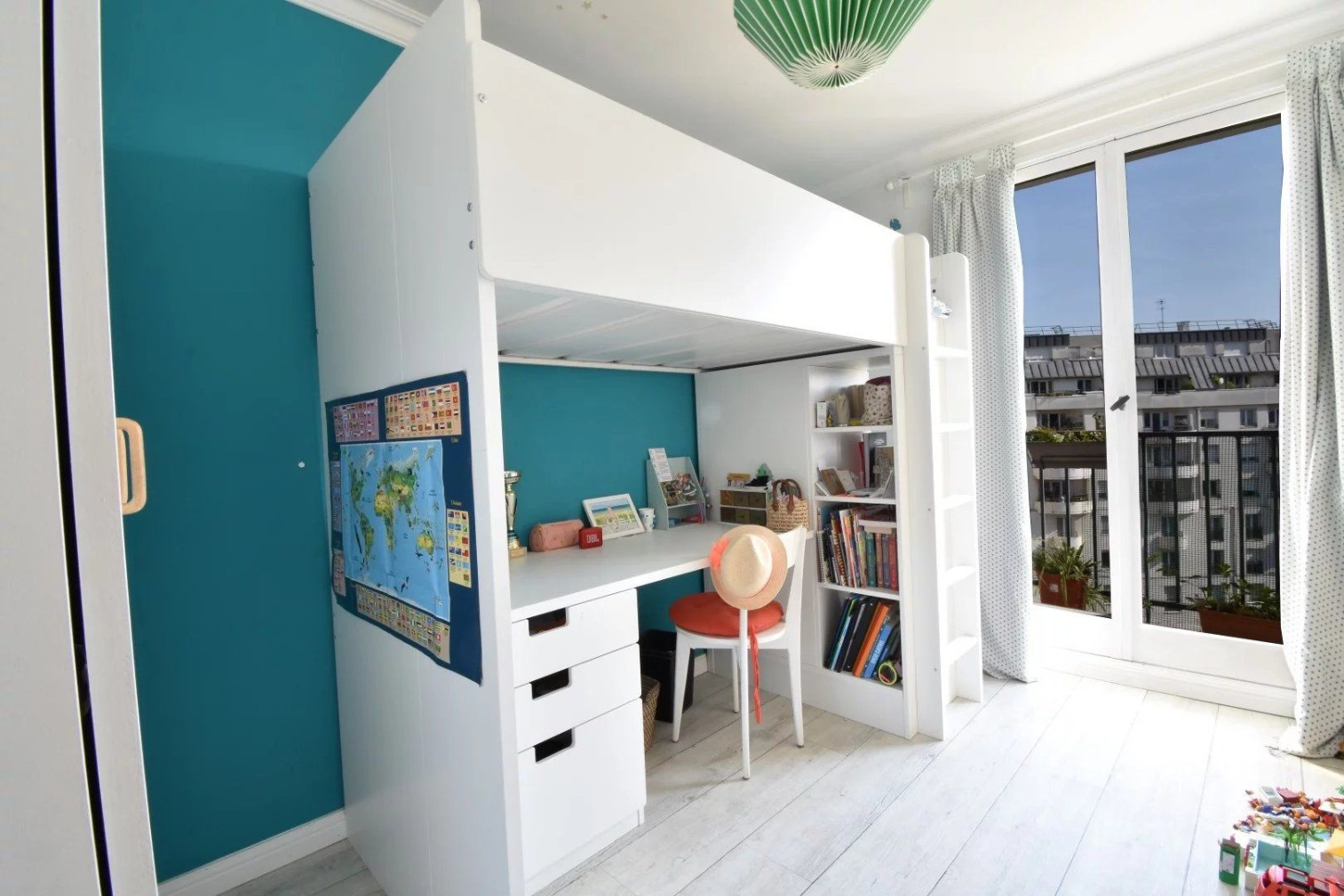 
                                                Vente
                                                 APPARTEMENT FAMILIAL - TERRASSE - PARKING