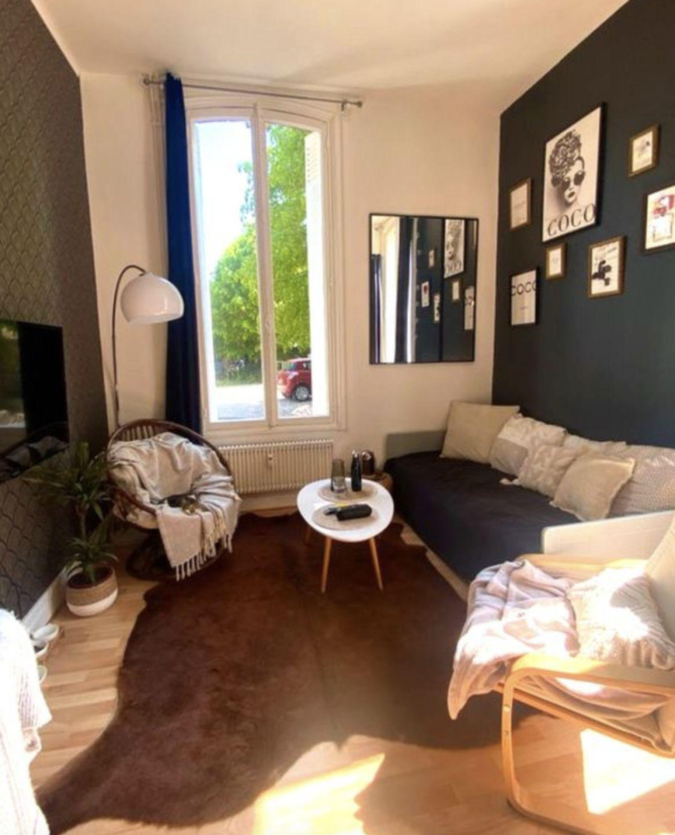
                                                Location
                                                 Appartement gare jourvenet proche centre ville