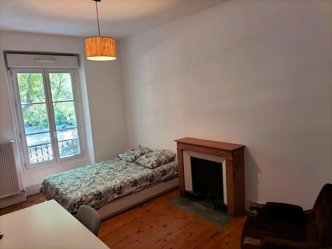 
                                                Location
                                                 Appartement Grenoble-2 pieces-40m²