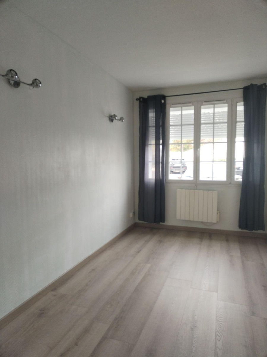 
                                                Location
                                                 Appartement hyper centre de Lamorlaye