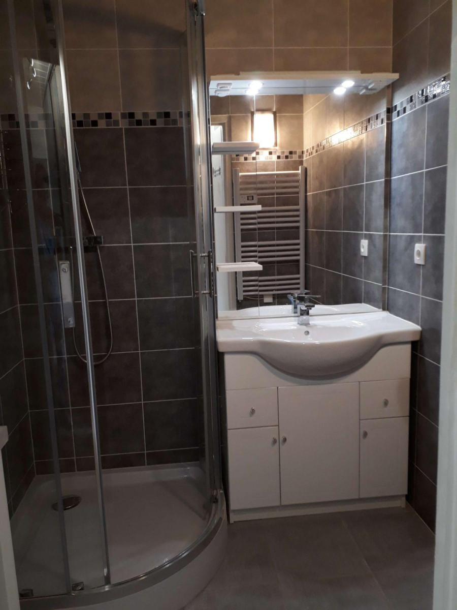 
                                                Colocation
                                                 Appartement idéal étudiant ISTP/IRUP fac sciences