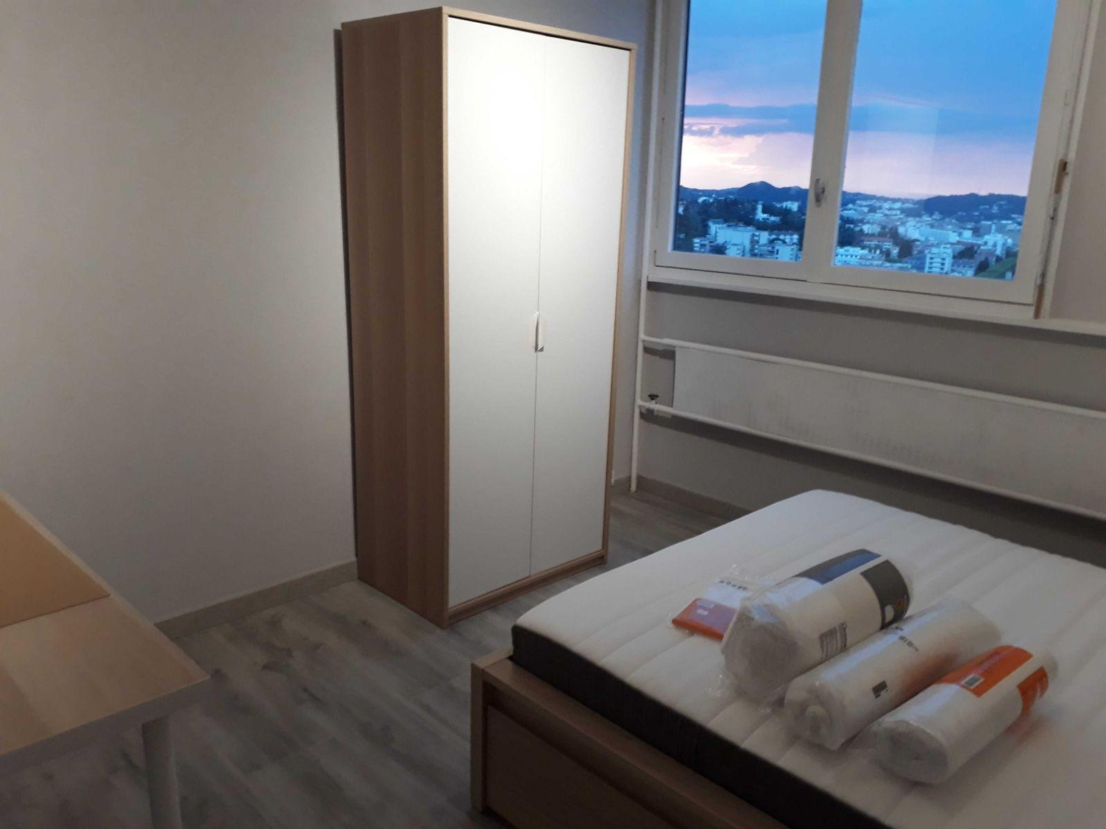 
                                                Colocation
                                                 Appartement idéal étudiant ISTP/IRUP fac sciences