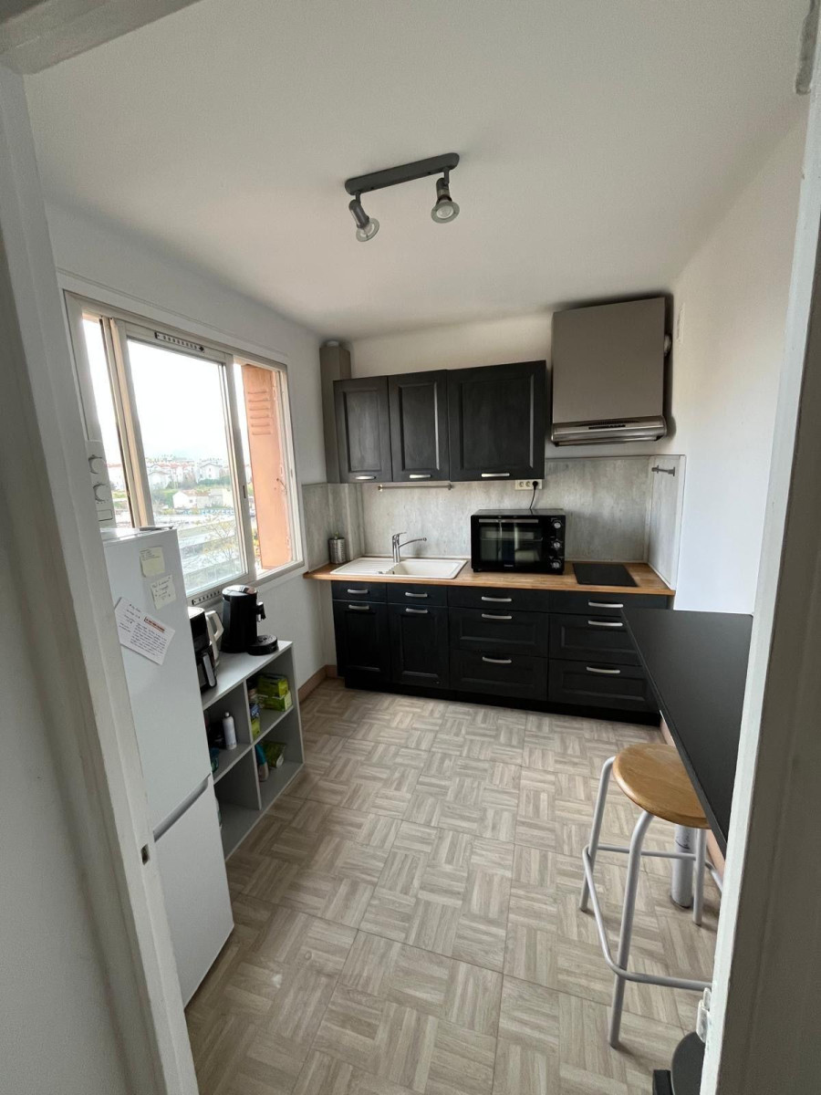 
                                                Location
                                                 Appartement idéal étudiant secteur santé
