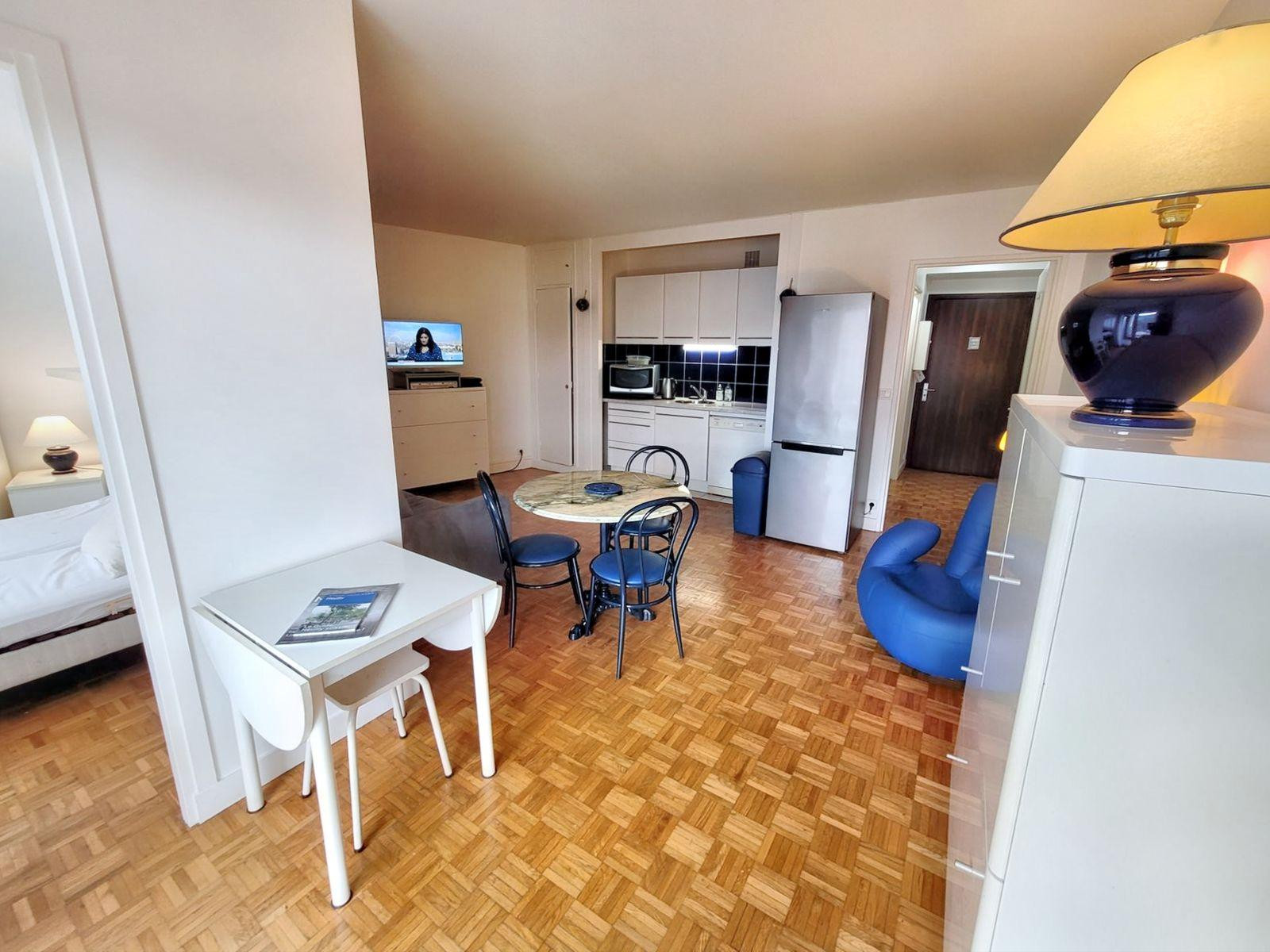 
                                                Location
                                                 Appartement idéal pour F ou H d'affaires internat.