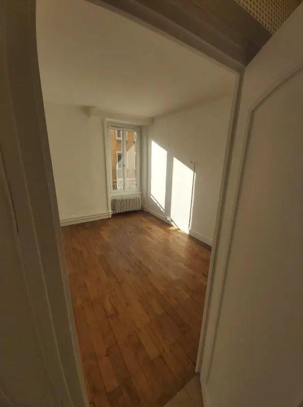 
                                                Location
                                                 Appartement idéal pour famille, vaste et lumineux