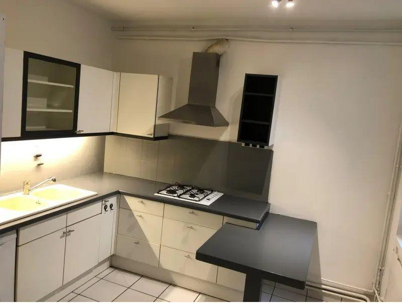 
                                                Location
                                                 Appartement idéal pour famille, vaste et lumineux