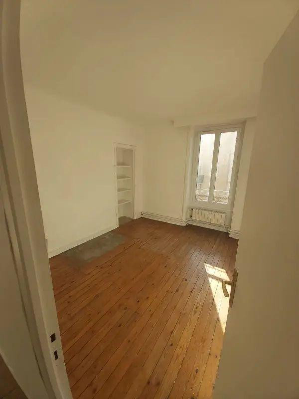 
                                                Location
                                                 Appartement idéal pour famille, vaste et lumineux