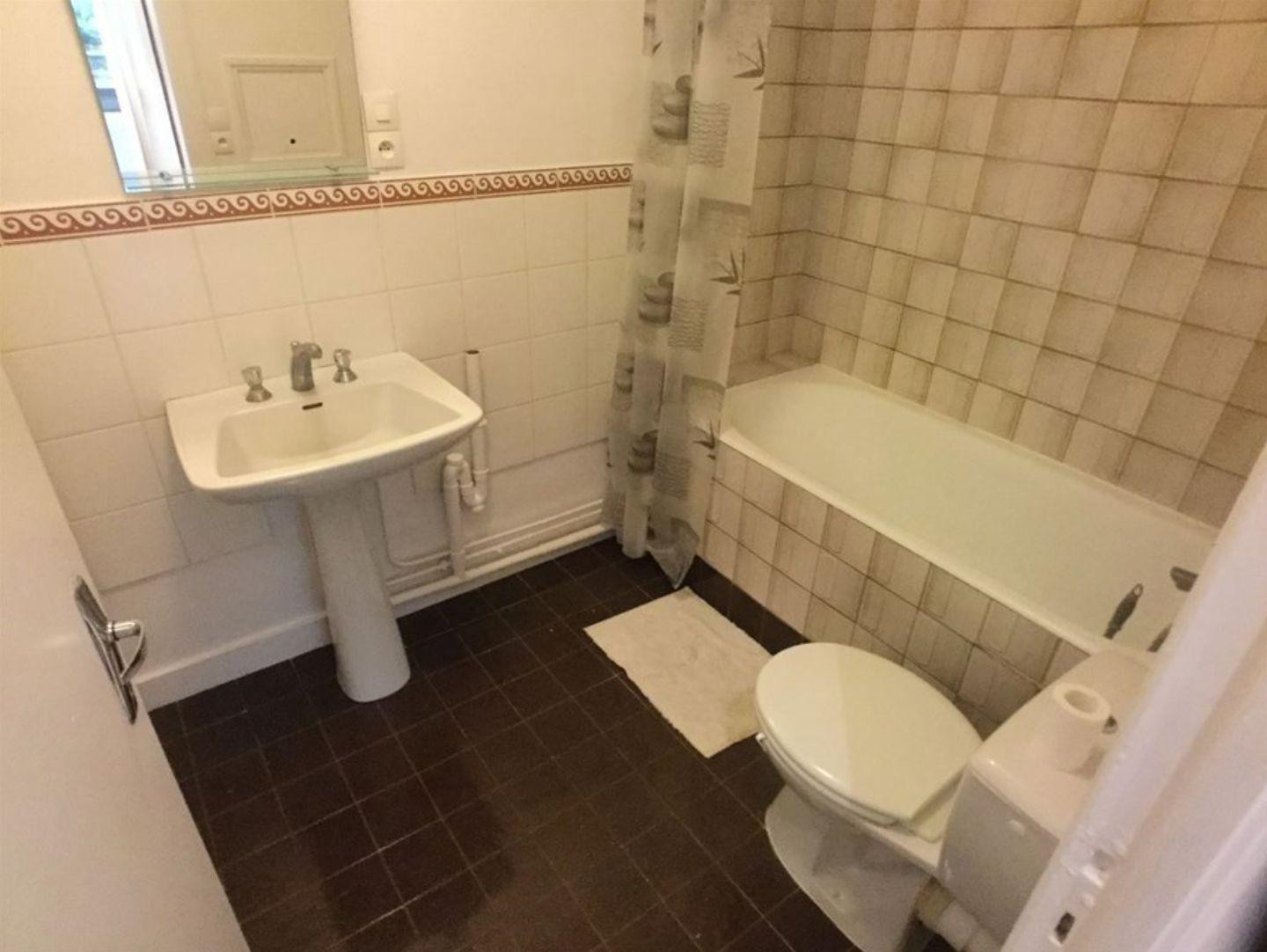 
                                                Location
                                                 Appartement idéal pour jeune couple