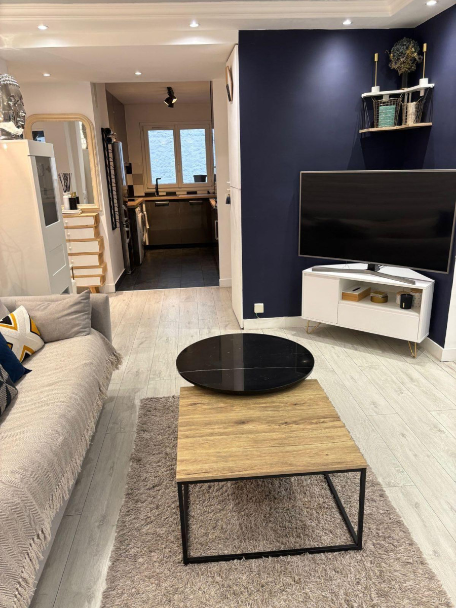 
                                                Location
                                                 Appartement idéalement situé