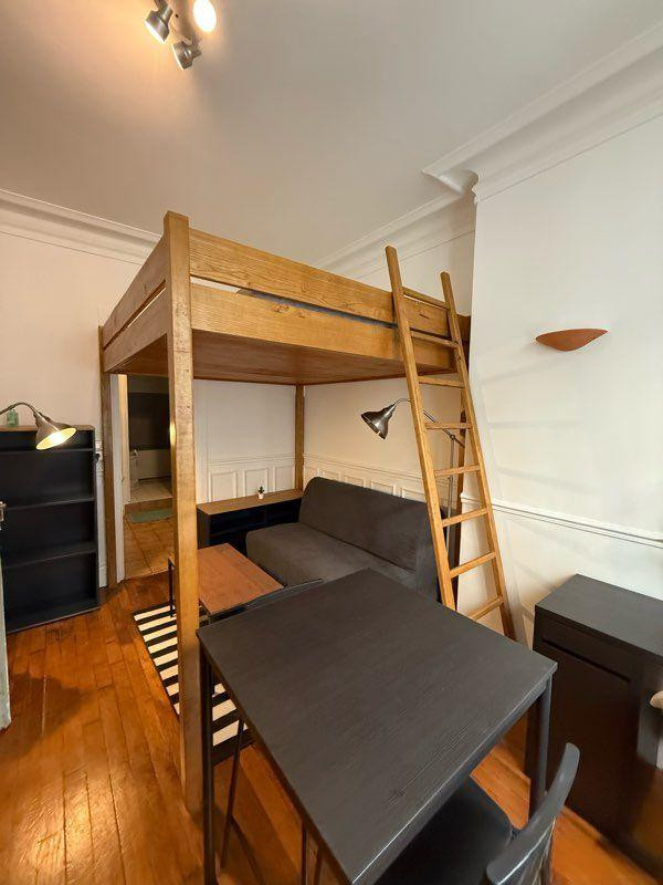 
                                                Location
                                                 Appartement joli, fonctionnel, sécurisé