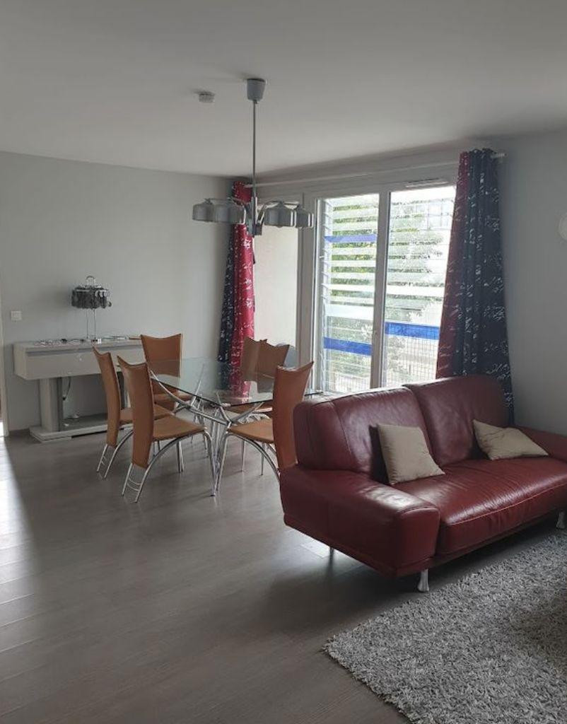 
                                                Location
                                                 Appartement Lille Sud T4 85 m2 meublé, équipé