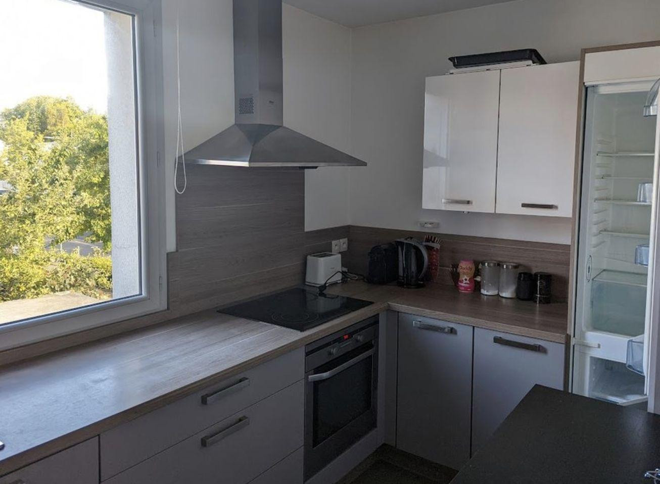 
                                                Location
                                                 Appartement Lille Sud T4 85 m2 meublé, équipé