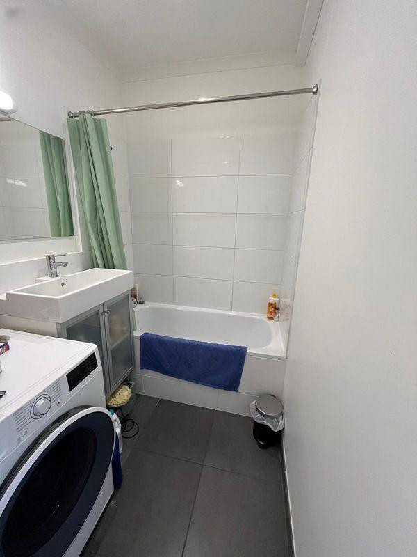 
                                                Location
                                                 Appartement loft T2 - 70m2 - Lyon 7